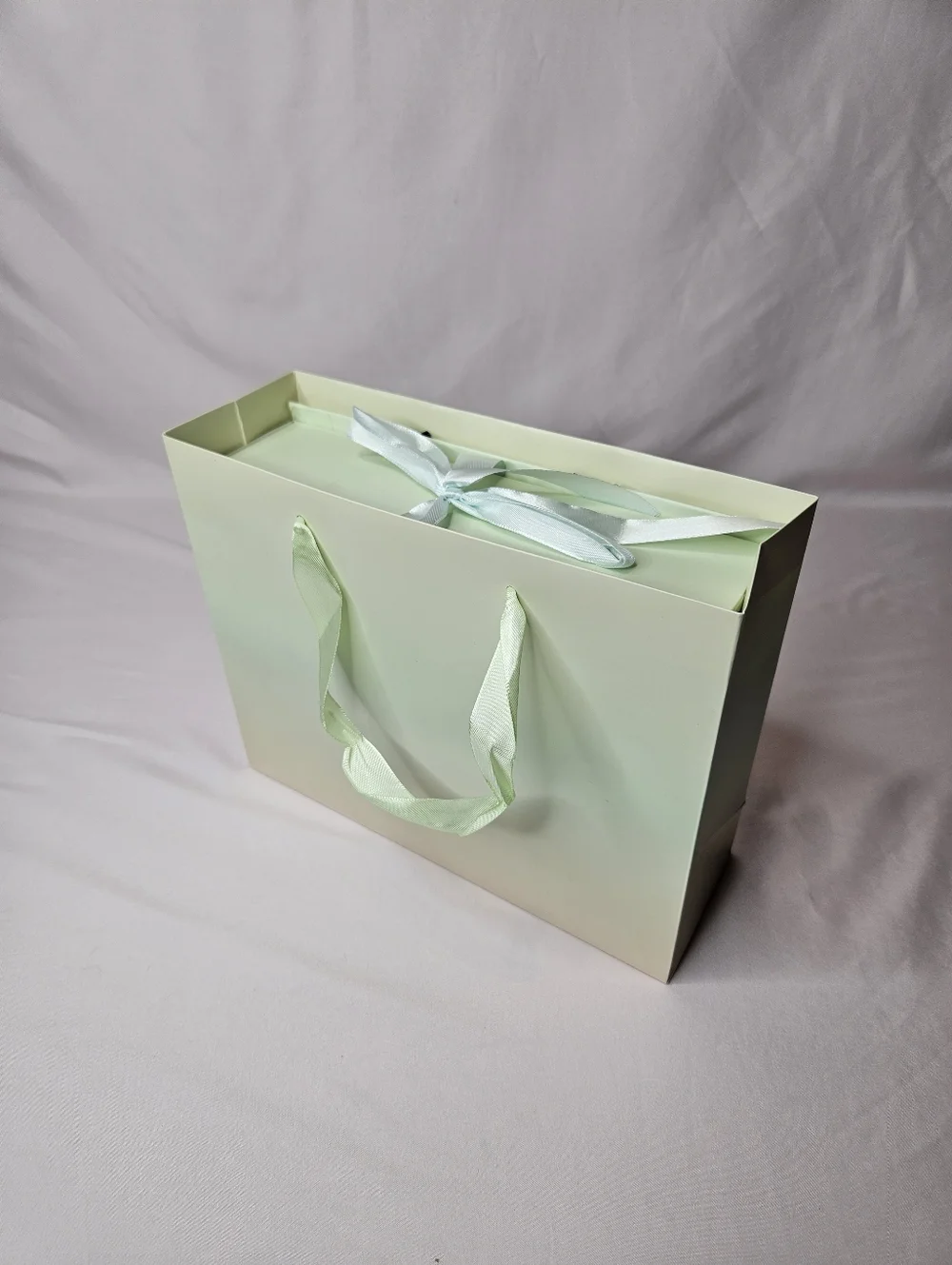 Luxury Gift Box with Reed Diffuser & Soap Flower Bouquet – The Blue Ocean